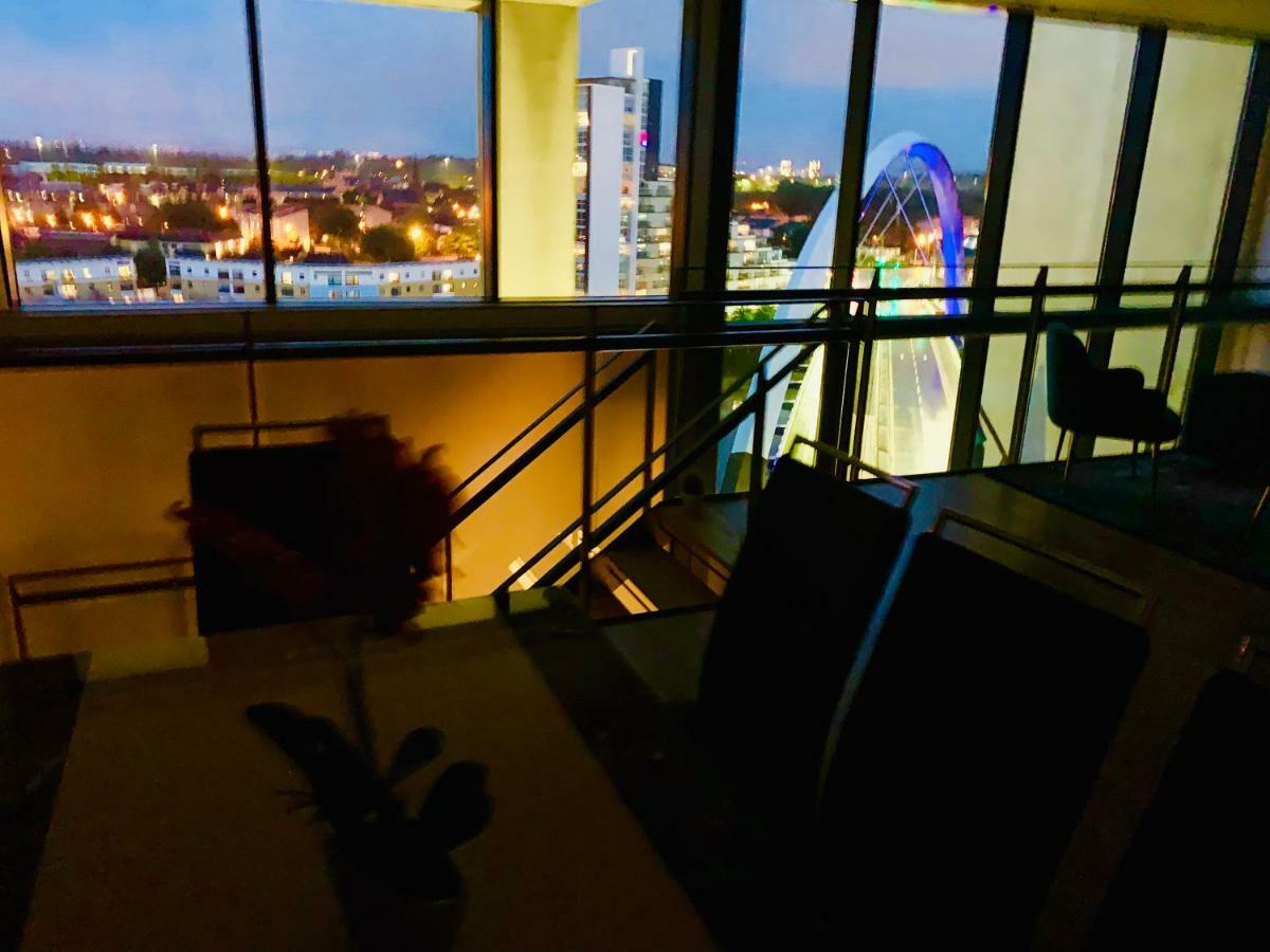 Glasgow City Centre - The Penthouse With Riverviews - Exterior photo