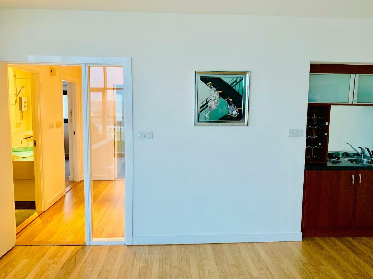 Glasgow City Centre - The Penthouse With Riverviews - Exterior photo