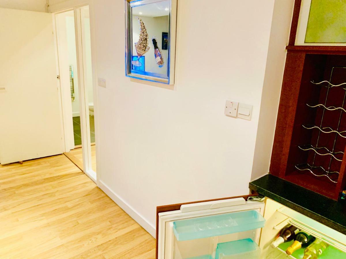 Glasgow City Centre - The Penthouse With Riverviews - Exterior photo