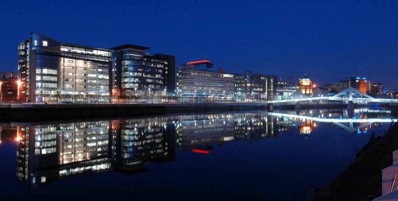 Glasgow City Centre - The Penthouse With Riverviews - Exterior photo